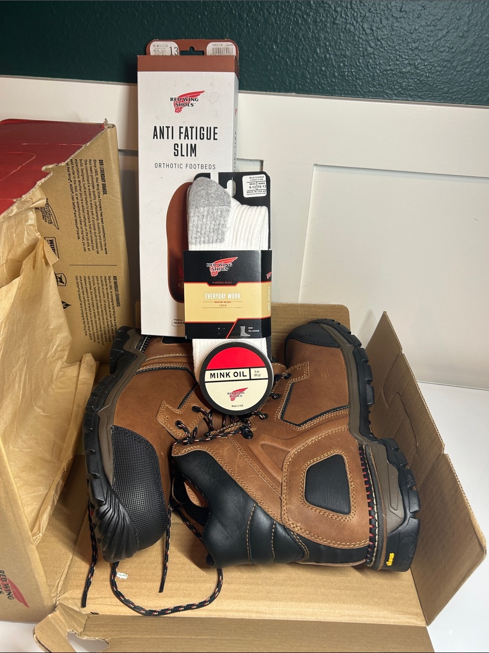 NIB Red Wing 2401 Waterproof Aluminum Toe Boots 11.5 E2 + Insoles Socks Oil